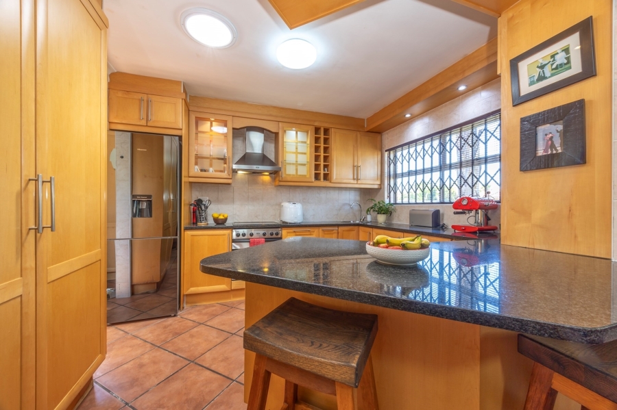 To Let 3 Bedroom Property for Rent in Uitzicht Western Cape